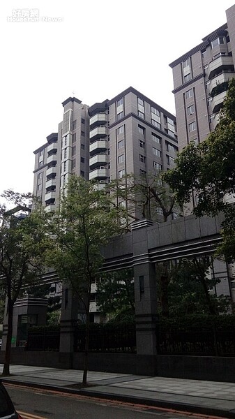 4.「輕井澤」打出面向基隆河的永久景觀。
