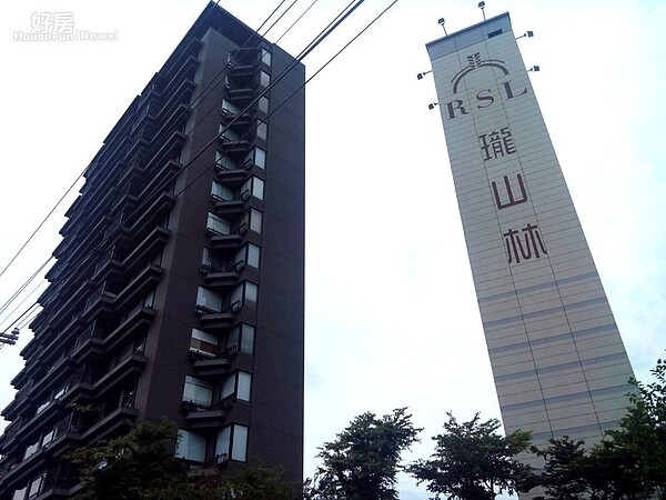 
2從重慶北路上，一眼就能看到「圓山仰望」和「瓏山林」三個大字的停車塔。