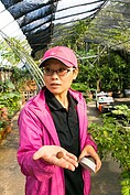 發泡煉石是魚菜共生系統中十分重要的關鍵成分，沒有這個，魚缸中的水將因魚的排泄物不斷污染，最終造成養殖的魚死亡。發泡煉石的功能就是孔隙中的細菌會分解魚缸中的不斷累積的酵素，成為乾淨的水後再回流到魚缸中。